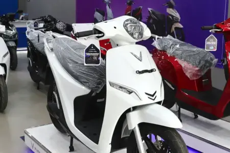VinFast Buka 20 Dealer Motor Listrik di Indonesia: Hadirkan Model Evo, Feliz II, dan Viper VinFast resmi membuka 20 dealer motor listrik di kota besar Indonesia pada Juli 2026. Konsumen bisa menjajal lini produk hingga layanan tukar baterai gratis.