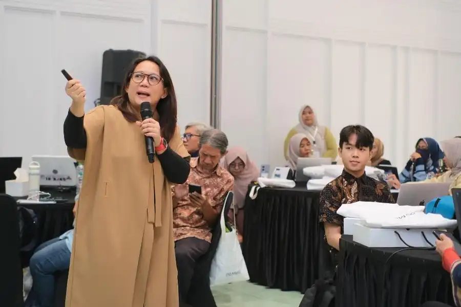 Meta Luncurkan Small Business Growth Academy, Bekali UMKM Indonesia Keterampilan Praktis AI Meta gandeng Kemendag dan UKMIndonesia.id luncurkan Small Business Growth Academy di Bandung untuk akselerasi ekspor dan adopsi AI bagi 150 UMKM.