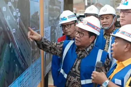 Tinjau Flyover Latumenten, Gubernur Pramono Anung Targetkan Proyek Rampung Desember 2026 Gubernur DKI Jakarta Pramono Anung meninjau proyek Flyover Latumenten di Grogol. Proyek senilai Rp259 miliar ini ditargetkan urai macet pada akhir 2026.
