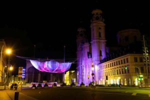 Mercedes-Benz transformasi Odeonsplatz Munich dengan pengalaman seni yang lebih Nyata