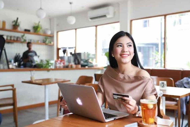 Maybank Indonesia Luncurkan Solusi Keuangan Smart dan Fleksibel