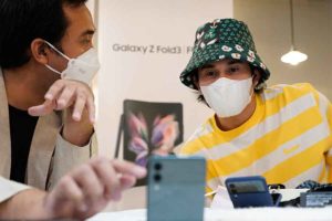 Beli Samsung Galaxy Z Flip3, Vino G. Bastian Tak Mau Ketinggalan Tren Foldable