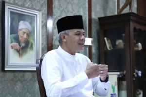 Jelang Hari Santri Nasional, Ganjar Gelar Jateng Bershalawat Virtual