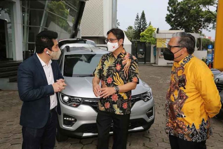 Universal Car Rental dukung Bank DBS Indonesia untuk Kendaraan Operasional Ramah Lingkungan