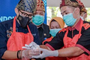 Menparekraf Dorong Produk Kuliner Pempek di Palembang untuk Go Internasional