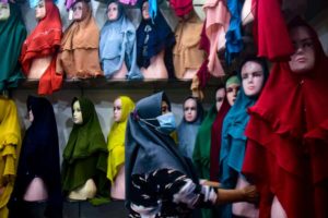 Pusat Grosir Surabaya, Rujukan Alternatif Pebisnis Baju Muslim Surabaya
