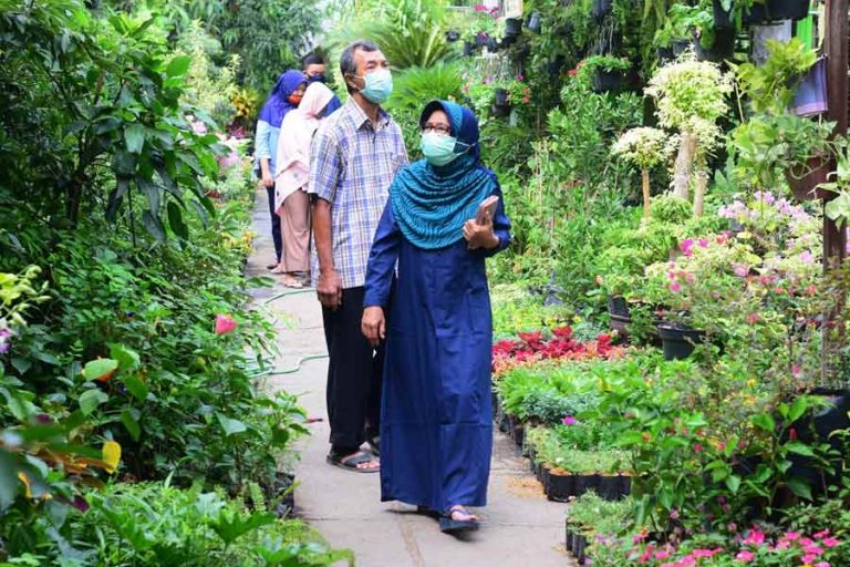 Pasar Bunga Bratang