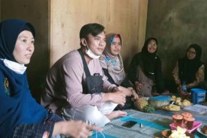 Dosen Universitas Airlangga Sosialisasikan Gaya Hidup Sehat di Blitar