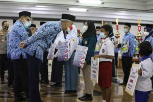 Rayakan HUT, Korpri Jateng Bagikan Bantuan untuk 100 Anak Yatim Piatu
