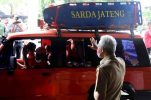 Ganjar Kirimkan Logistik dan Relawan untuk Bantu Korban Semeru