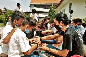 Peringati Hari Disabilitas Internasional dengan Permainan Tradisional