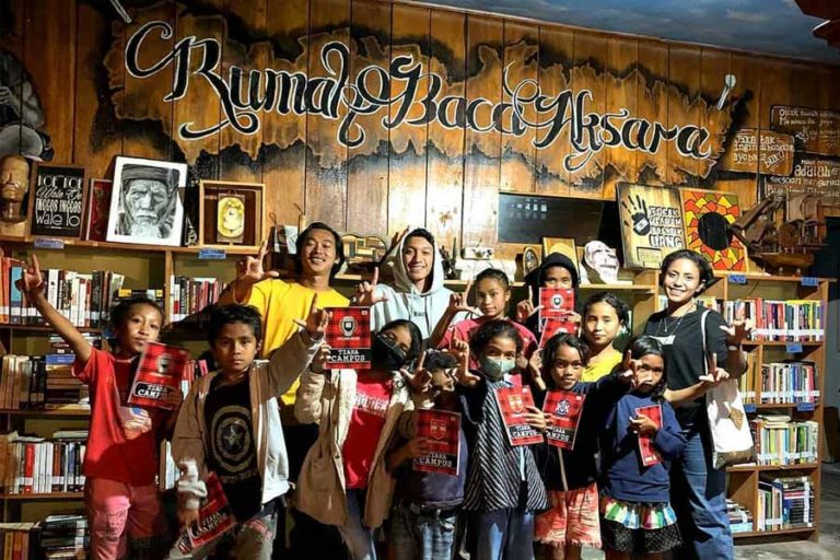 Rumah Baca Aksara, Kembangkan Potensi Diri Lewat Literasi