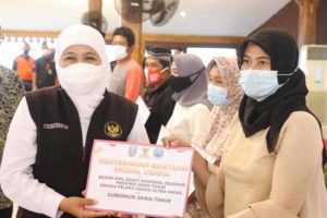 Zakat Produktif Hadirkan Senyum Bahagia Pedagang Kaki Lima di Probolinggo