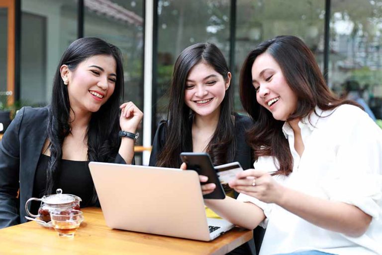Finansial Sehat, Resolusi 2022 ala Maybank Indonesia