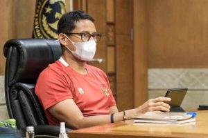 Evaluasi Aturan Karantina, Pemerintah Akan Percepat Masa Karantina Pelaku Perjalanan Luar Negeri Sandiaga Salahuddin Uno
