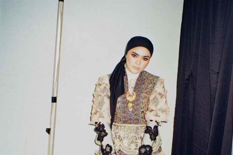 5 Gaya Outfit Hijab Sivia Azizah