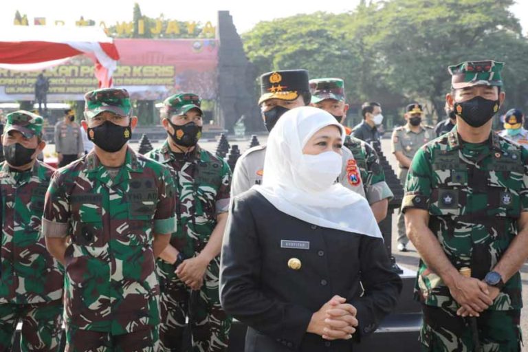 Gubernur Khofifah Ajak Satgas Pangan Pastikan Keseragaman Harga Minyak Goreng