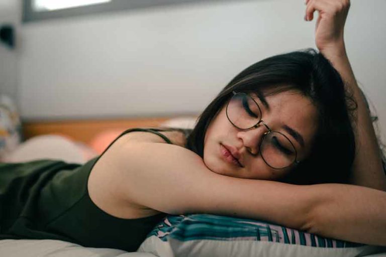 tidur kacamata kaca mata istirahat menenangkan diri