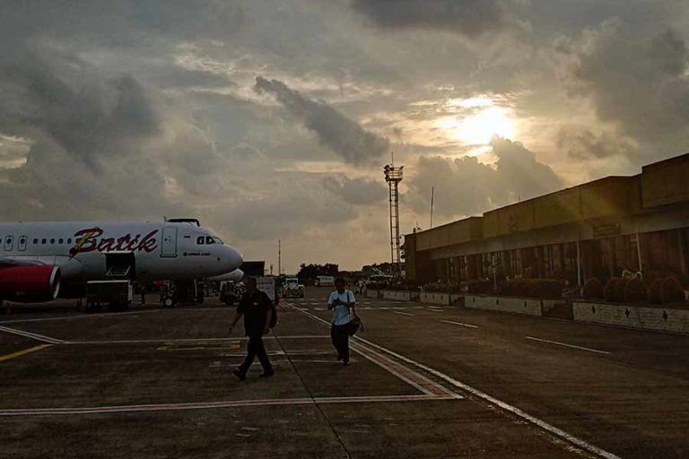 bandara soekarno hatta jakarta pesawat terbang