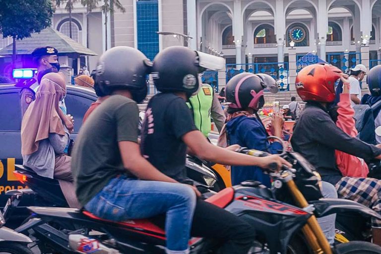 Kendaraan Pribadi Menumpuk, Surabaya jadi Kota Termacet