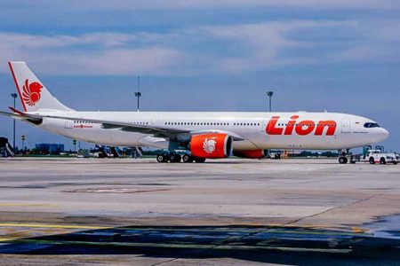 Lion Air, penerbangan, bandara, umrah, pesawat terbang
