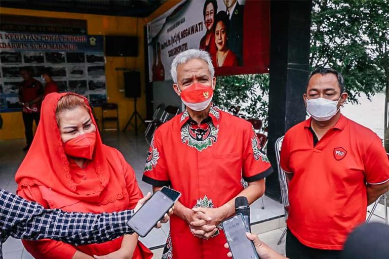 Dukung Program Turunkan Stunting, Ganjar Tebar Benih Ikan Bareng Kader PDIP