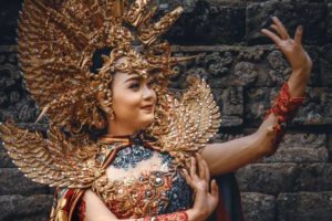 Sajikan Lima Tari Jawa Timur, Dwi Retno Boyong Gelar di Ajang Duta Budaya Indonesia 2022