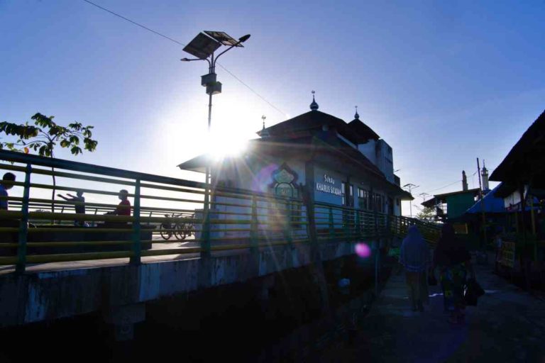 Memeluk Pagi dari Waterfront Kapuas
