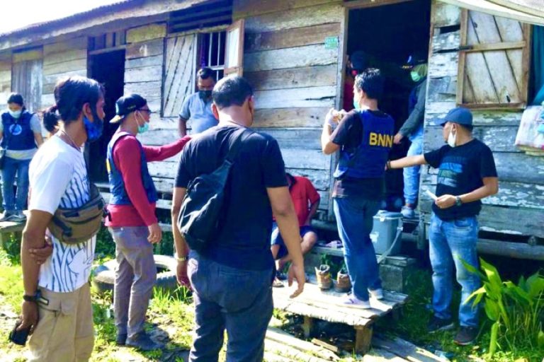 Grebek Kampung Narkoba, Polres Tanjungbalai Serahkan 9 Orang Pecandu ke BNN