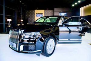 Berlapis Baja dan Bisa Berenang, Ini Dia Mobil Harian Vladimir Putin yang Dijuluki Bunker Berjalan