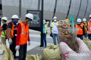 Sambut Hari Peduli Sampah Nasional, DLH DKI Gelar Operasi Semut di Jakarta Internasional Stadium