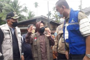 Salami Anak-anak Korban Gempa Sumbar, Mensos Cek Rumah Warga yang Rusak Berat