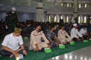 Tetap Patuhi Prokes, Ratusan Umat Muslim Jayapura Peringati Isra Mi’raj