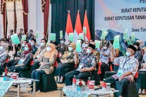 Terima 59 SK Hutan Sosial Untuk 26 Ribu KK, Gubernur Khofifah : Ini untuk Peningkatan Kesejahteraan Masyarakat