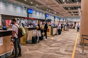 Imigrasi Bali Lakukan Pemeriksaan Surat Izin pada 112 WNA Penumpang Singapore Airlines