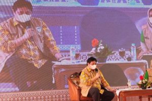 Ini Tanggapan Airlangga Saat Petani Sawit Minta Presiden Jokowi Jabat Tiga Periode