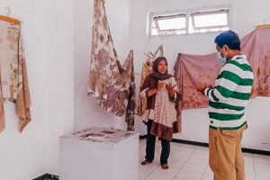 Berawal dari Rasa Bosan, Ruwaidah Ciptakan Karya Seni dalam Pameran ‘Bermain’