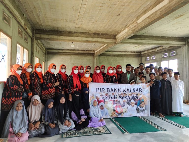 Sambut Bulan Suci Ramadan, PIP Bank Kalbar Berbagi kepada Sesama