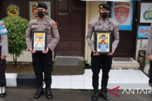 Bolos Kerja 30 Hari Berturut-Turut, Dua Anggota Polisi di Makassar Diberhentikan Tidak Hormat