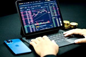 Bos Robot Trading Fahrenheit Ditahan, 63 Bundel Dokumen Ikut Disita Penyidik