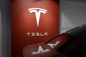 Tesla Kembali Ingin Masuk Indonesia, Ini Syarat dari Luhut yang Harus Dipenuhi