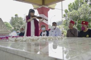 Geraldine Laura, Kuasai Beberapa Alat Musik Di Usia Belia