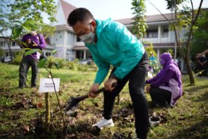 Gemar Menanam, Peringatan Hari Hutan Internasional, Walikota Pontianak: Satu Pekan Tanam Satu Pohon