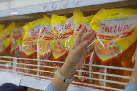 BLT Minyak Goreng untuk Warga Kurang Mampu, KSP: Diharapkan Secara Bertahap Dapat Menurunkan HET Ilustrasi minyak goreng