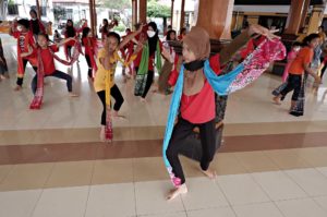 Tari Tradisional di Tengah Hingar Bingar Media Sosial Tari Tradisional di Tengah Hingar Bingar Media Sosial