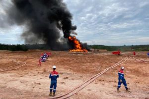 SKK Migas dan Pertamina Berhasil Padamkan Kebakaran Sumur Ilegal di Desa Keban