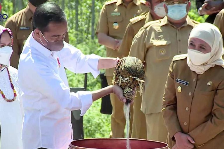 Melebur Tanah dan Air dari 34 Provinsi dalam Kendi Nusantara