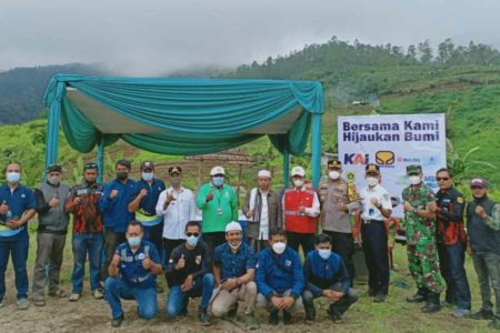 Wujud Perduli Lingkungan, Brantas Abipraya Hijaukan Desa Cibeureum Bogor
