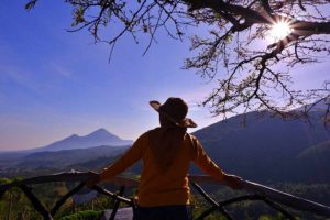 Mandi Cahaya Pagi Wisata Wet Sendi