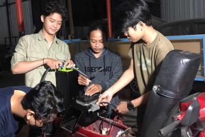 Mahasiswa Unair ini Sulap Vespa Klasik jadi Bertenaga Listrik